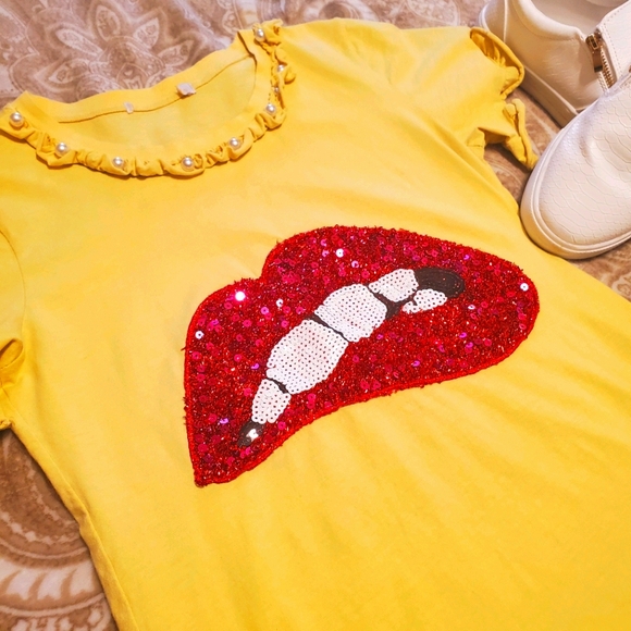 💋 lips shirt - Picture 2 of 2